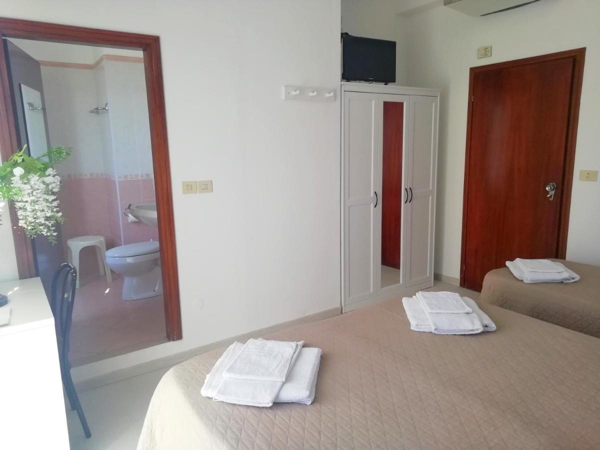 Hotel Rita チェルヴィア エクステリア 写真