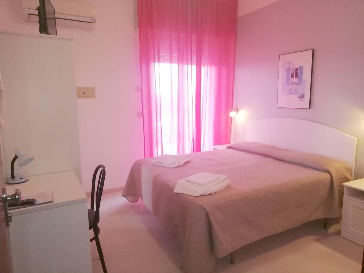 Hotel Rita チェルヴィア エクステリア 写真