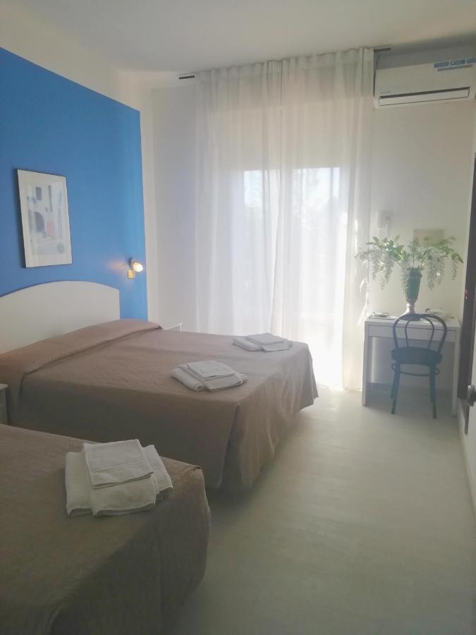 Hotel Rita チェルヴィア エクステリア 写真